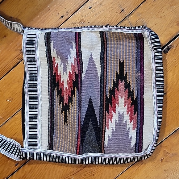 Unisex Handcrafted Ecuador Tote Bag - Picture 3 of 4